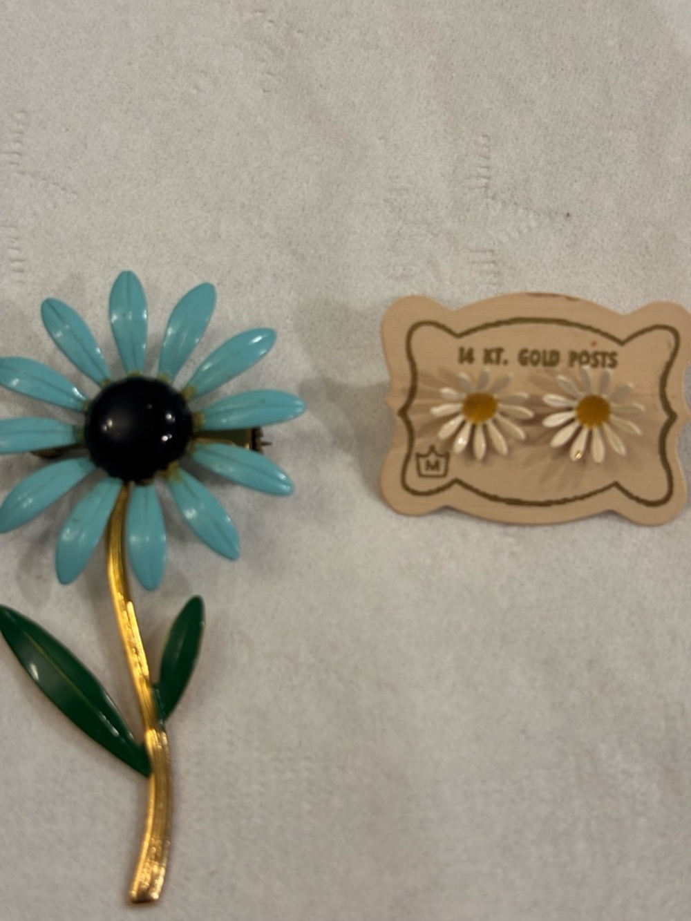 Blue Daisy Flower Brooch with Gold Stem with 14kt gold White Daisy earrings